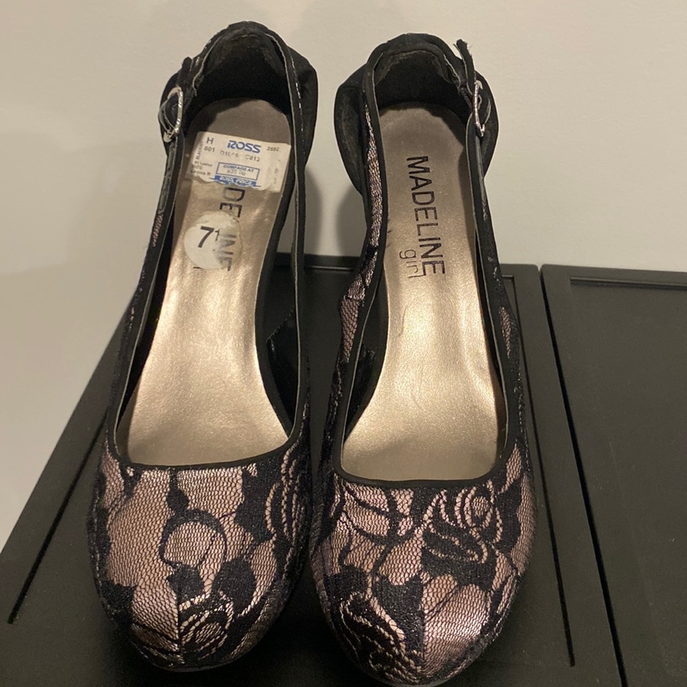 Heel black laced platform sz 7.5